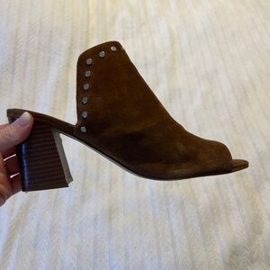 Marc Fisher size 8 brown suede heeled mules